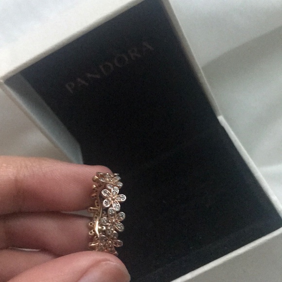 Rose gold daisy ring - Picture 2 of 2